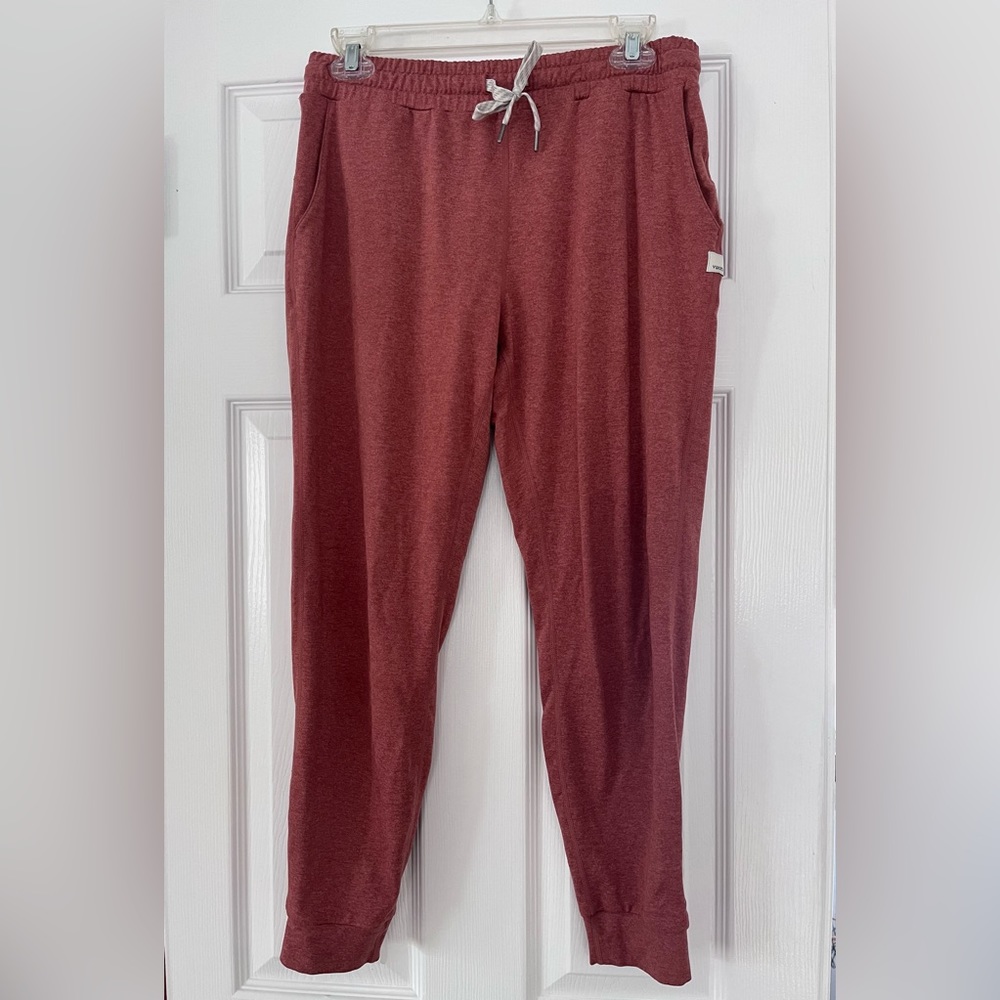 Vuori performance joggers, size Small.